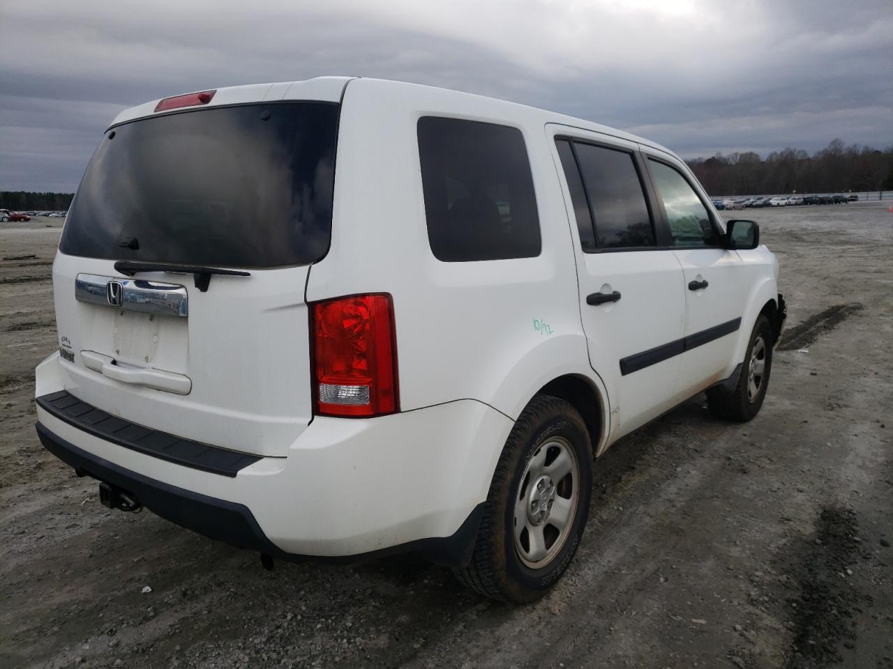 Photo 4 from auction – 2010 HONDA PILOT LX with VIN 5FNYF3H27AB016529