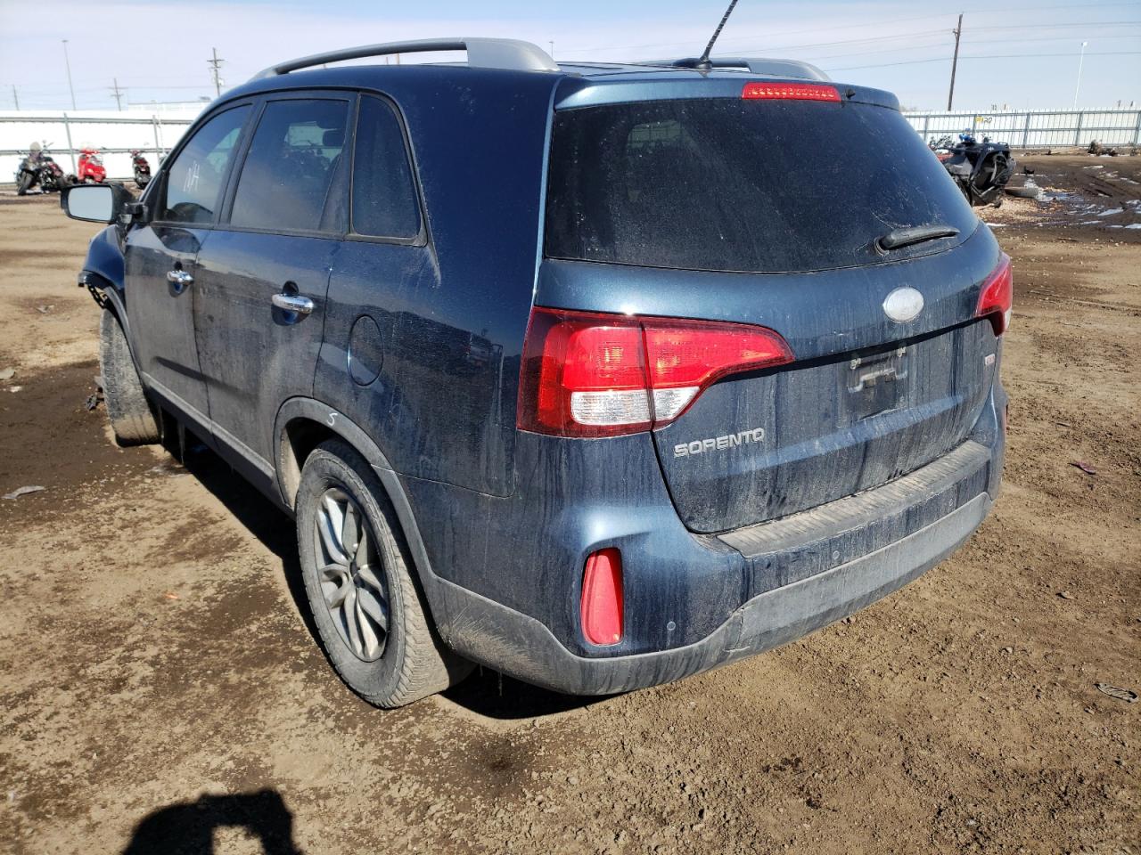 Photo 3 from auction – 2015 KIA SORENTO LX with VIN 5XYKT4A60FG554796