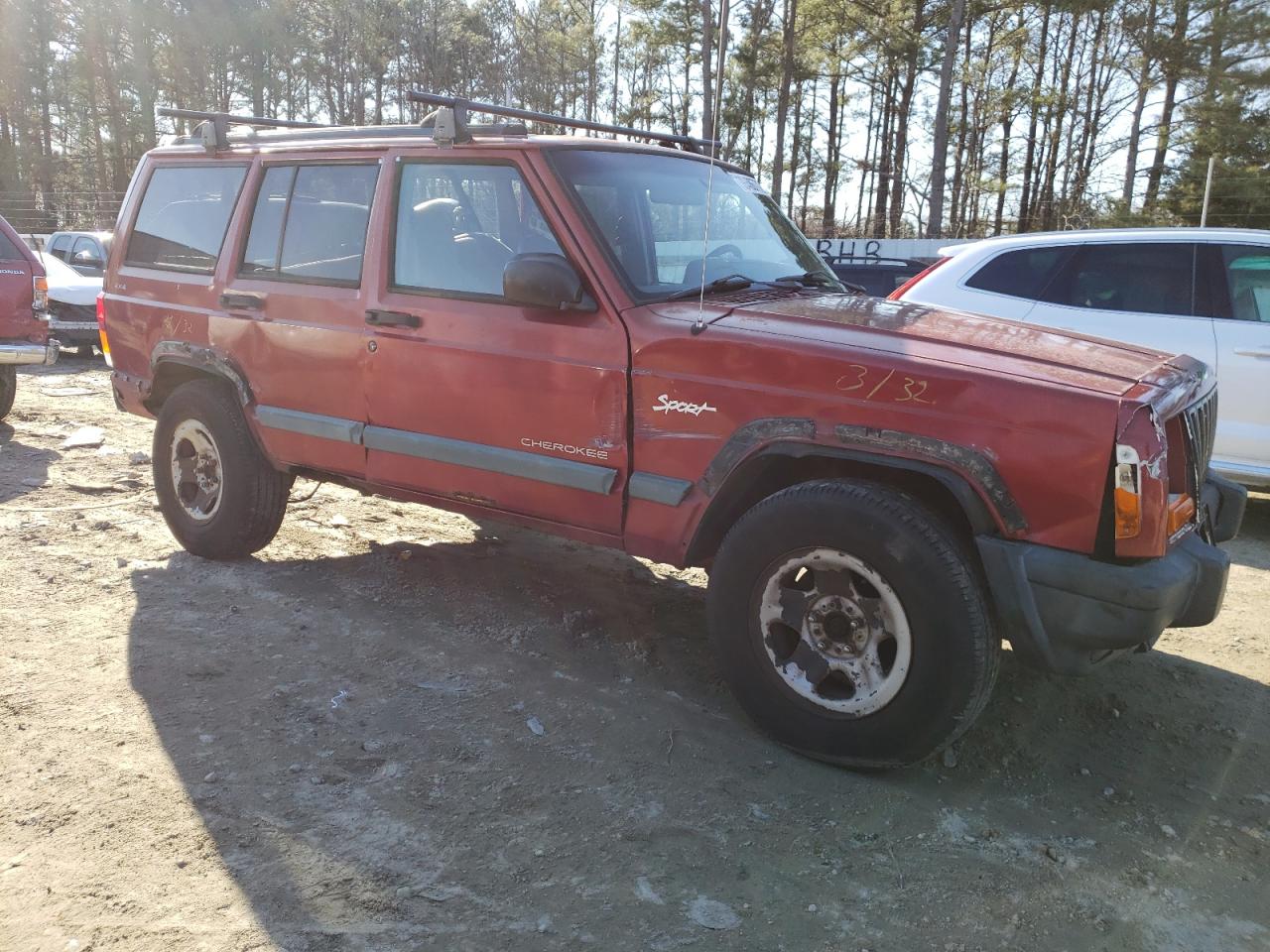 JEEP CHEROKEE S 1998 with VIN 1J4FJ68S5WL280533 - Photo from auction