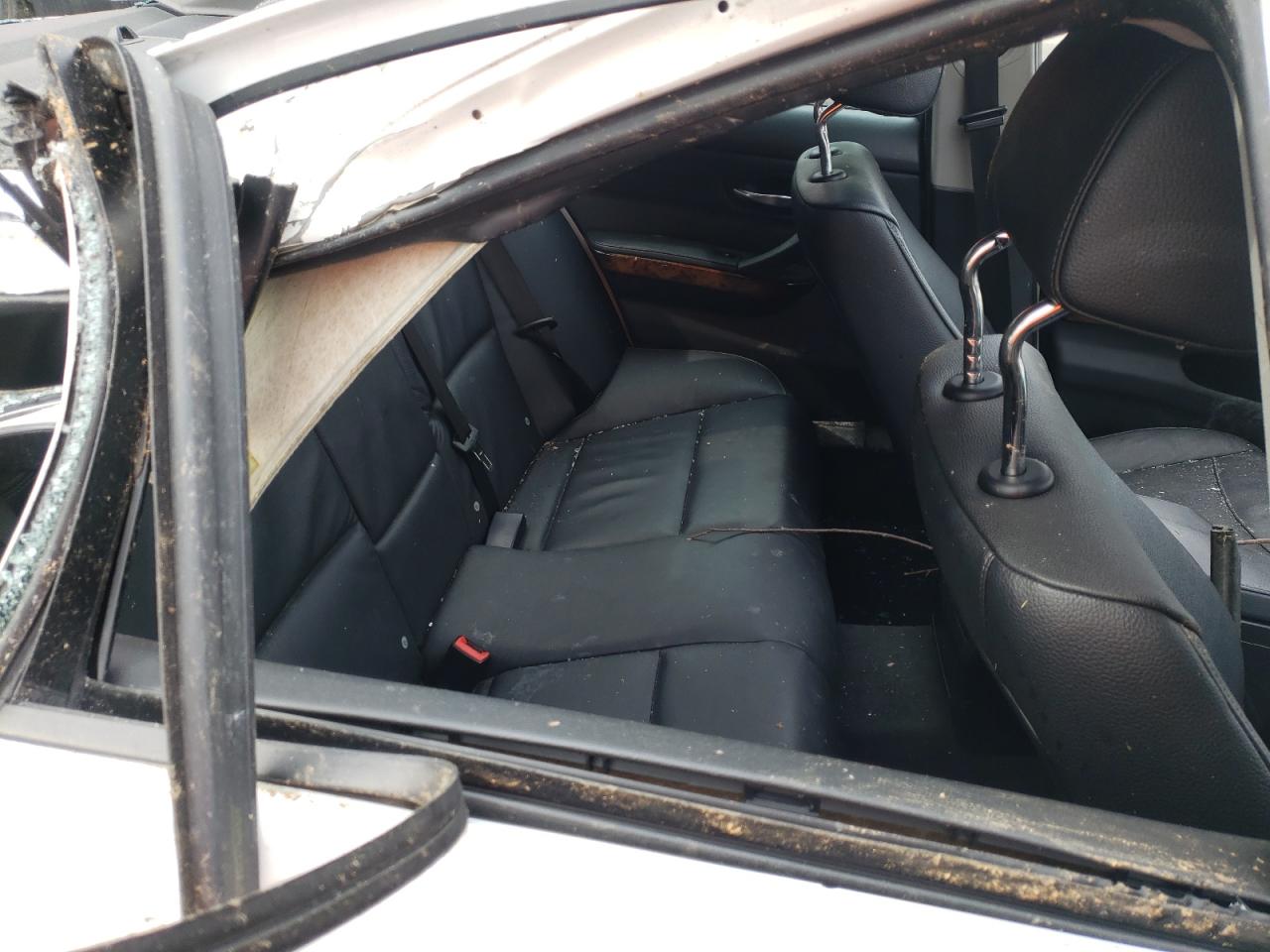 Photo 6 from auction – 2010 BMW 328 XI with VIN WBAPK7C52AA462657