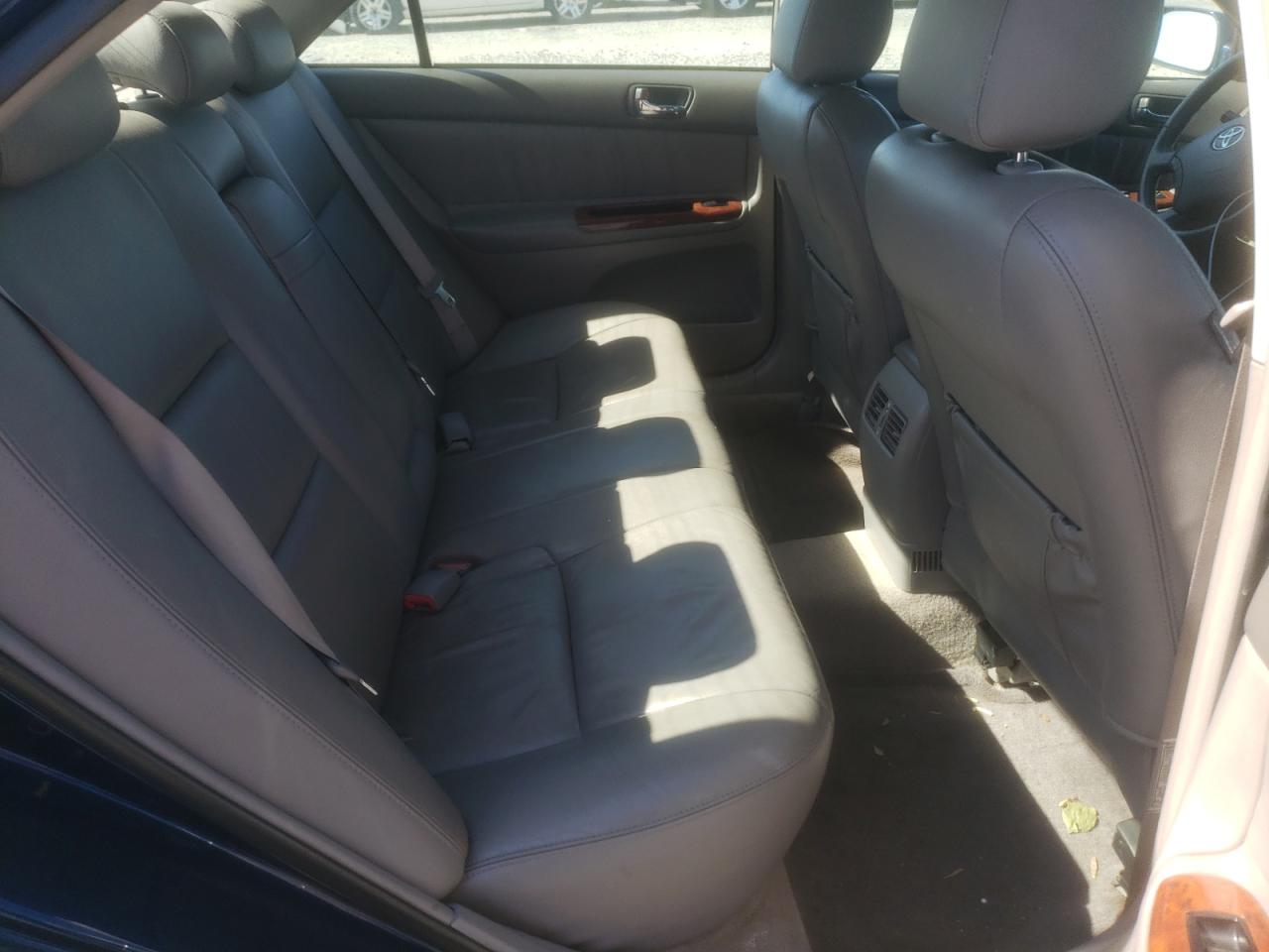 Photo 6 from auction – 2005 TOYOTA CAMRY LE with VIN 4T1BF30K15U101294