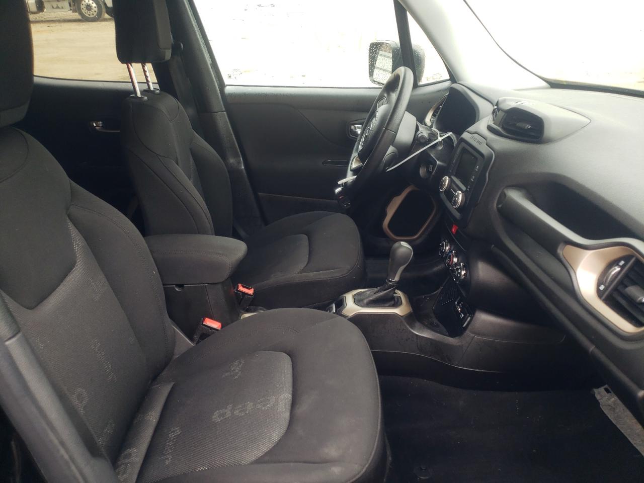 Photo 5 from auction – 2017 JEEP RENEGADE S with VIN ZACCJAAB7HPE68958