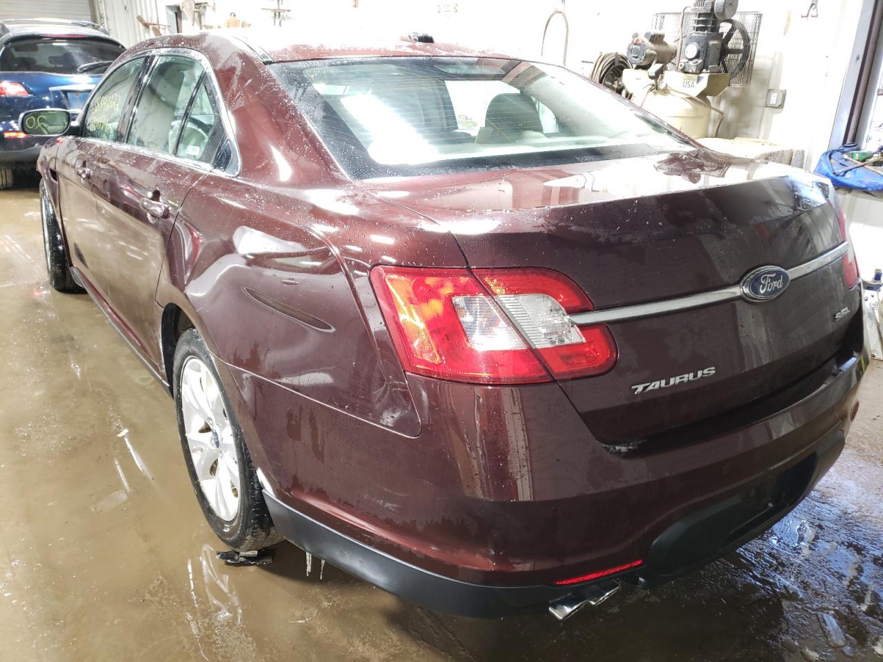 Photo 3 from auction – 2010 FORD TAURUS SEL with VIN 1FAHP2EW1AG120492
