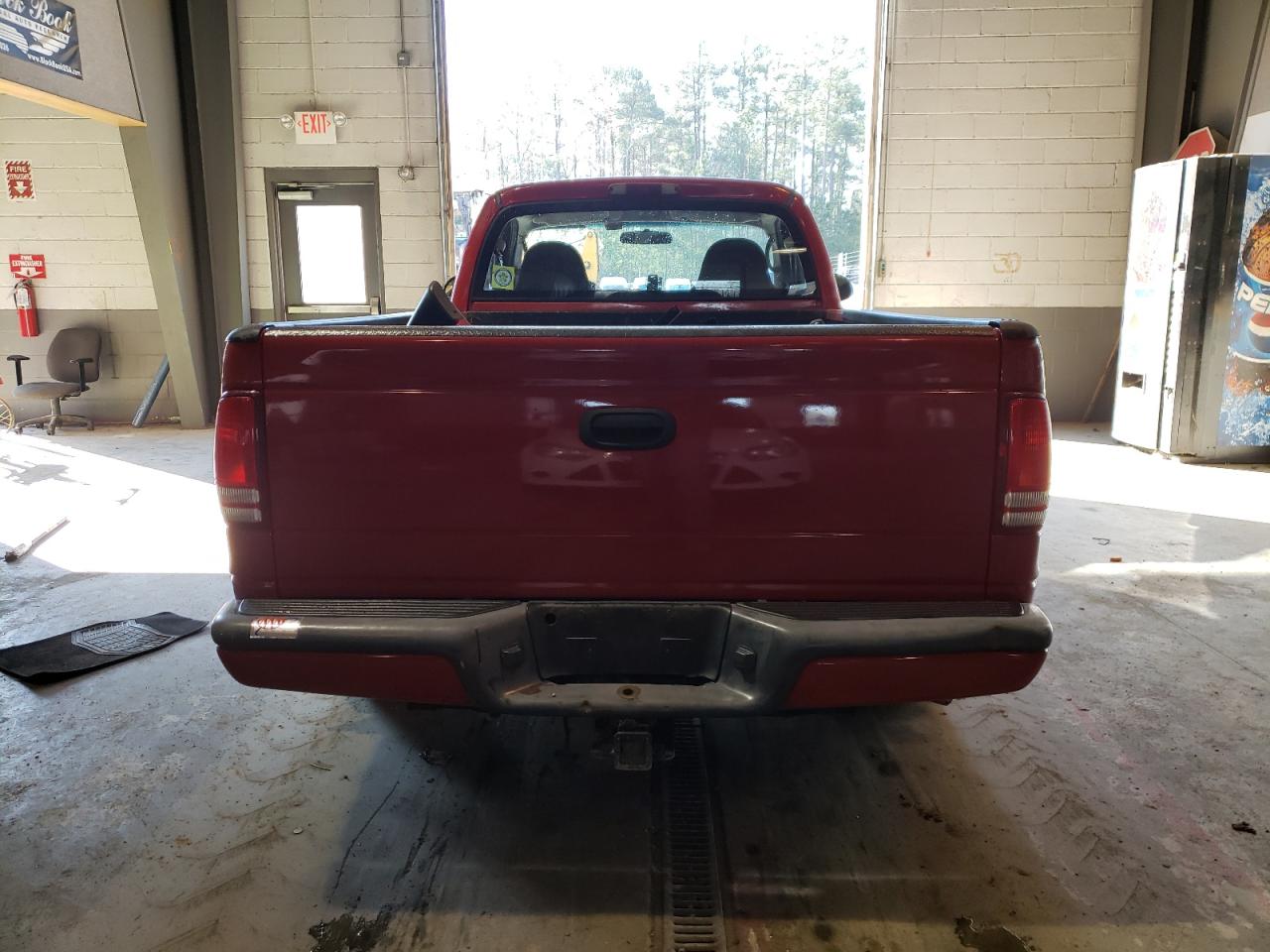 Photo 6 from auction – 2004 DODGE DAKOTA SPO with VIN 1D7FL36N44S533393