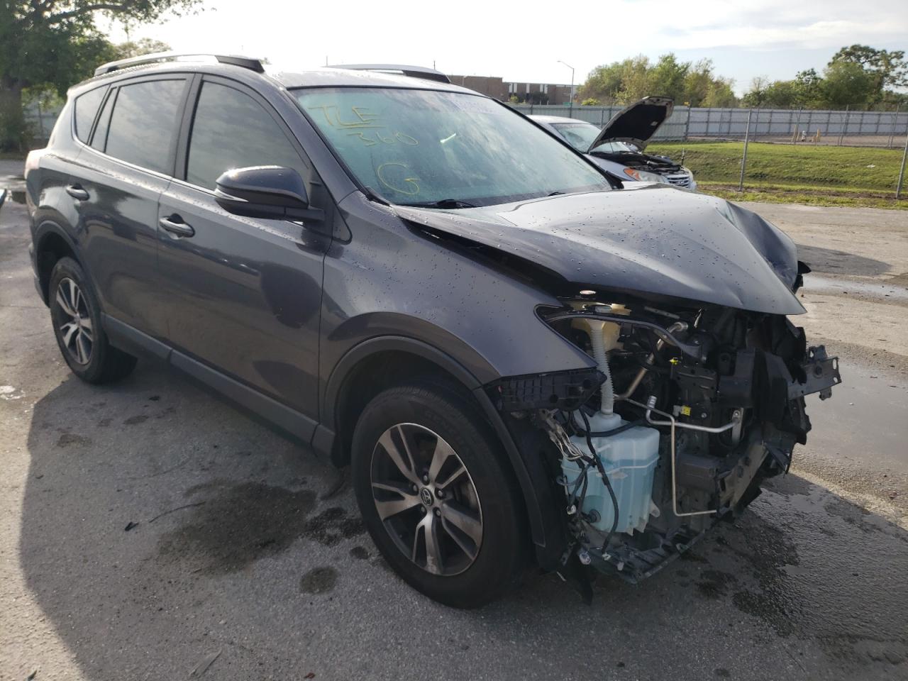 Photo 1 from auction – 2016 TOYOTA RAV4 XLE with VIN JTMWFREV3GJ098706