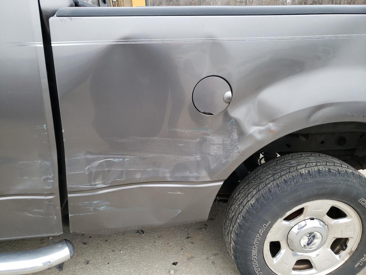Photo 9 from auction – 2004 FORD F150 with VIN 1FTRX12W34NA91980