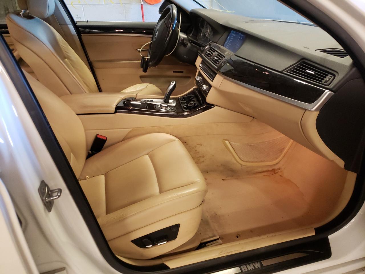 Photo 5 from auction – 2011 BMW 535 XI with VIN WBAFU7C51BC875567