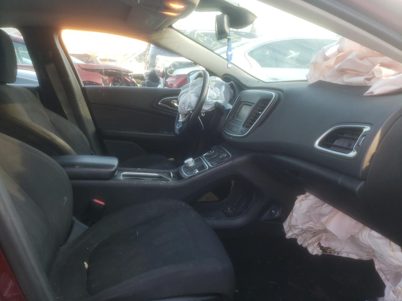 Photo 5 from auction – 2015 CHRYSLER 200 LIMITE with VIN 1C3CCCAB4FN619545