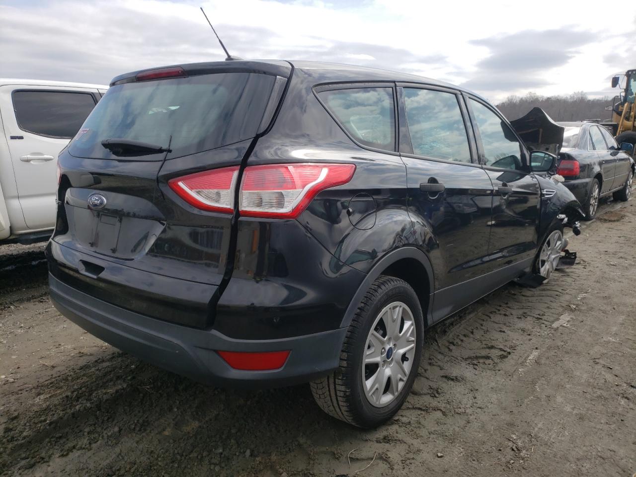 Photo 4 from auction – 2013 FORD ESCAPE S with VIN 1FMCU0F75DUD64513