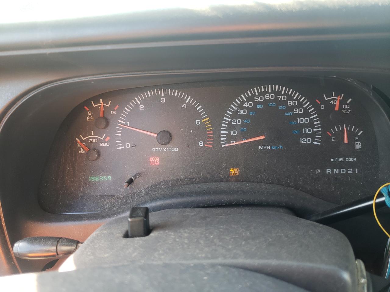 Photo 8 from auction – 2000 DODGE DURANGO with VIN 1B4HS28Z6YF177993
