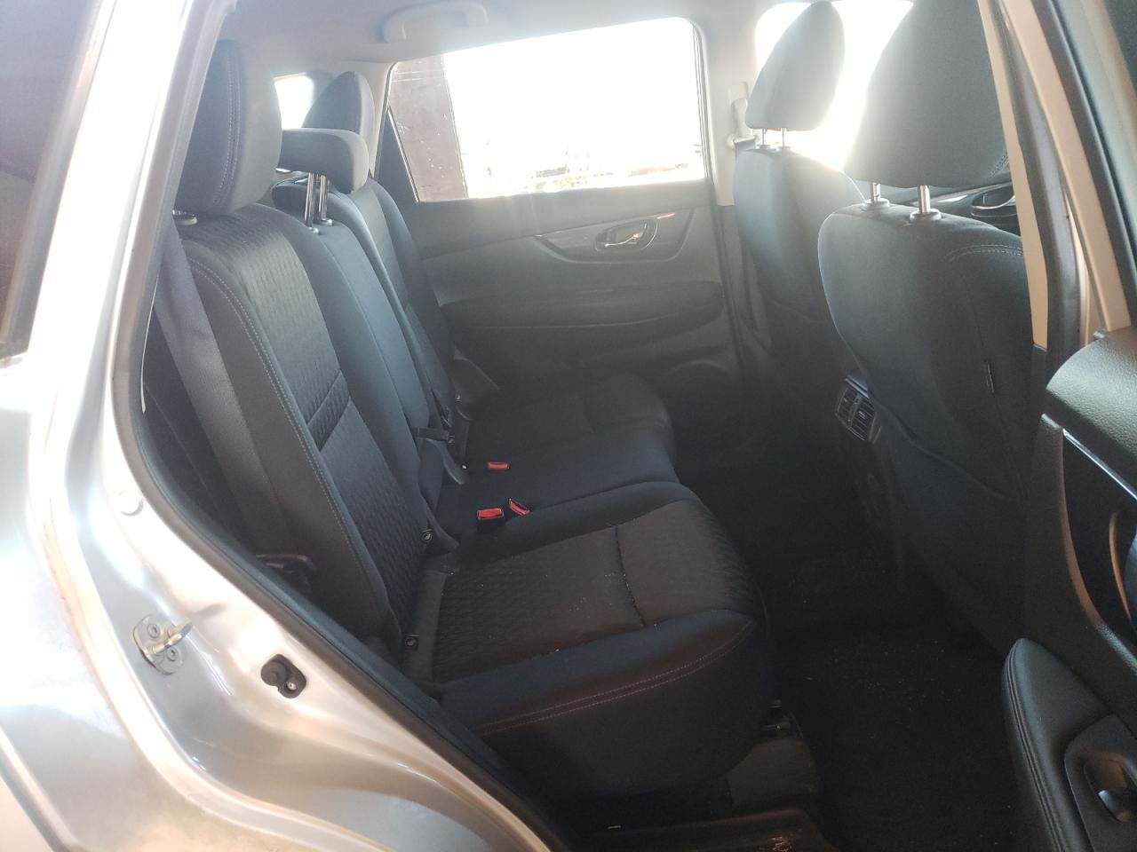 Photo 6 from auction – 2017 NISSAN ROGUE S with VIN KNMAT2MT9HP540090