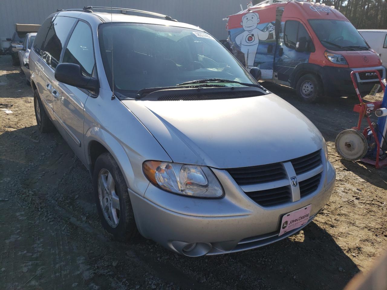 DODGE GRAND CARA 2007 with VIN 2D8GP44L17R180743 - Photo from auction