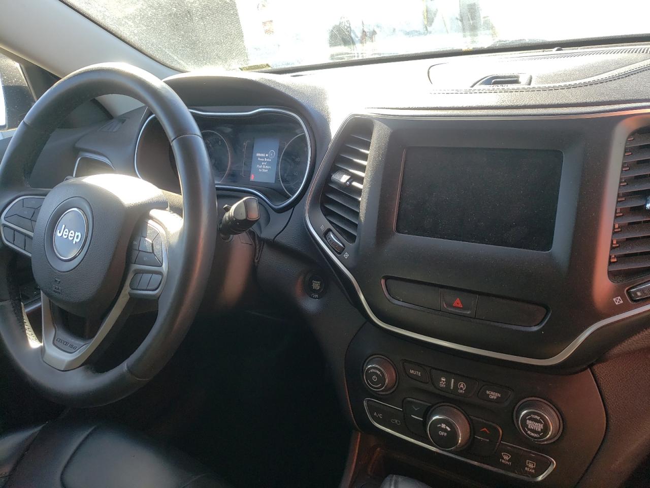 Photo 9 from auction – 2019 JEEP CHEROKEE L with VIN 1C4PJLLB8KD178518