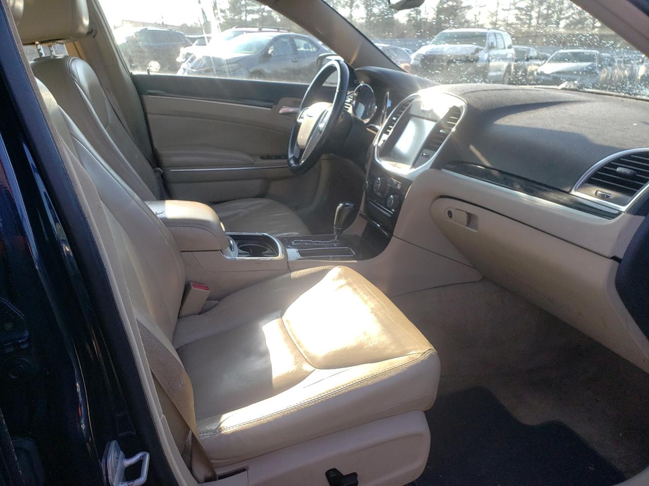 Photo 5 from auction – 2011 CHRYSLER 300 LIMITE with VIN 2C3CA5CG6BH514504