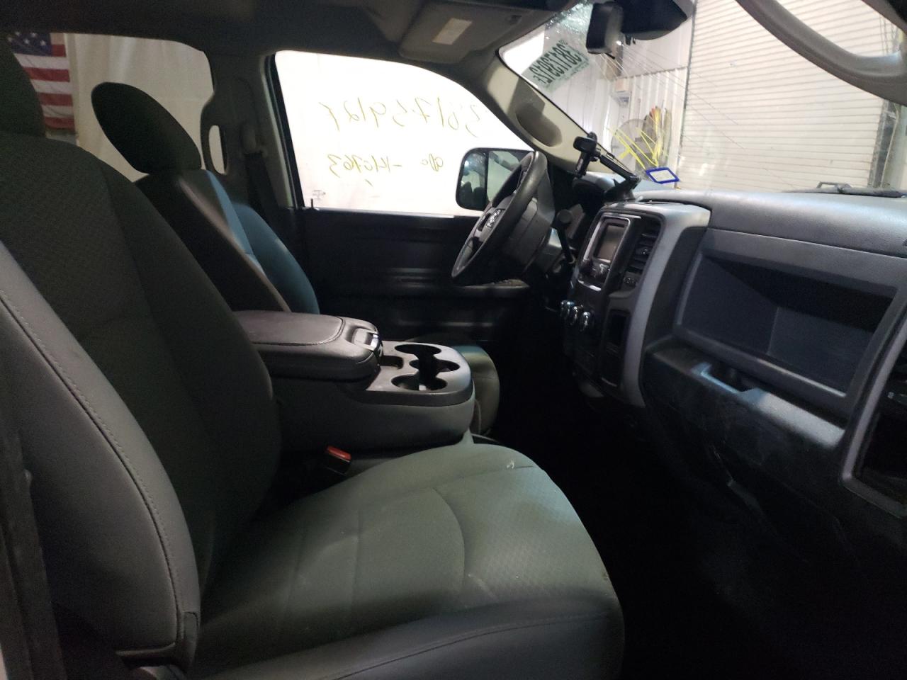 Photo 5 from auction – 2016 RAM 2500 ST with VIN 3C6UR5CJ2GG307367