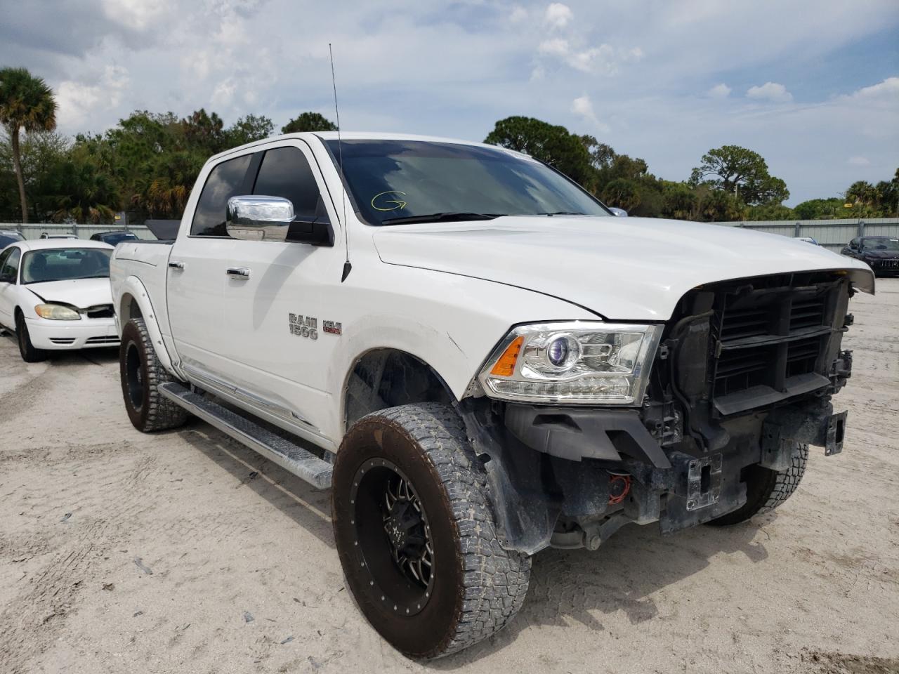 RAM 1500 LONGH 2017 with VIN 1C6RR7PT7HS611091 - Photo from auction