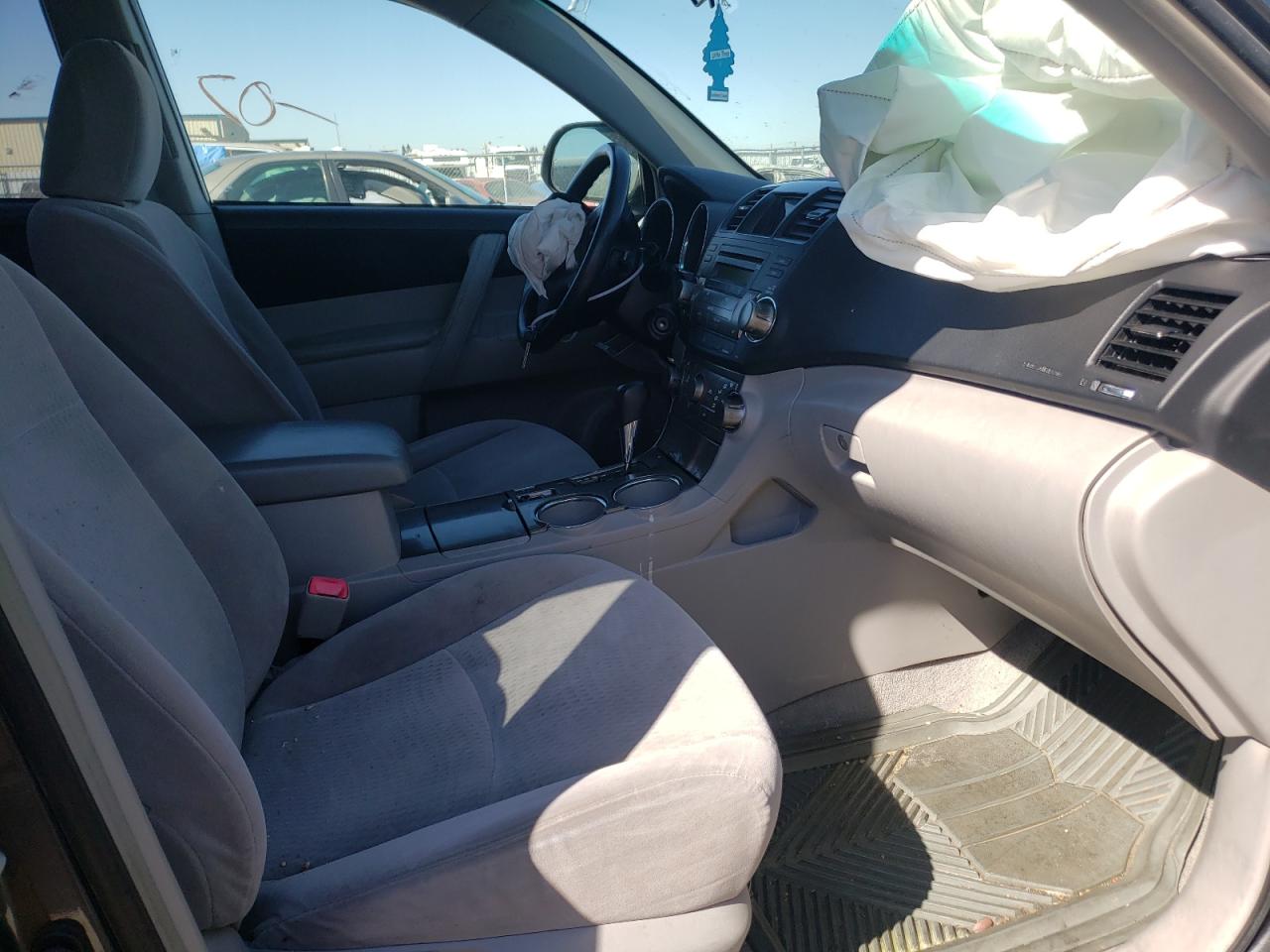Photo 5 from auction – 2008 TOYOTA HIGHLANDER with VIN JTEES41A982008253