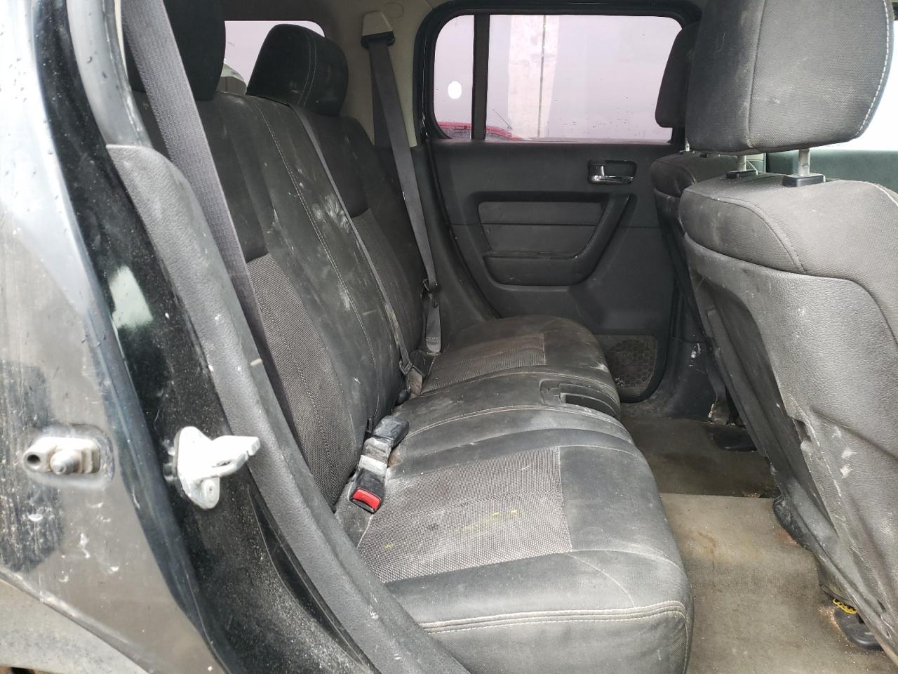 Photo 6 from auction – 2006 HUMMER H3 with VIN 5GTDN136568113308