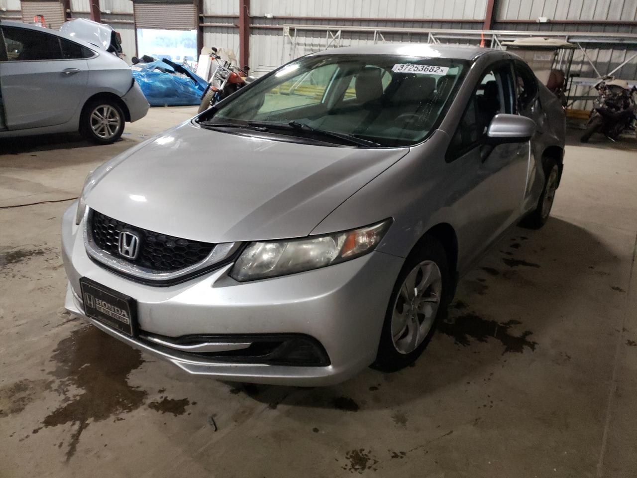 Photo 2 from auction – 2014 HONDA CIVIC LX with VIN 19XFB2F52EE054255