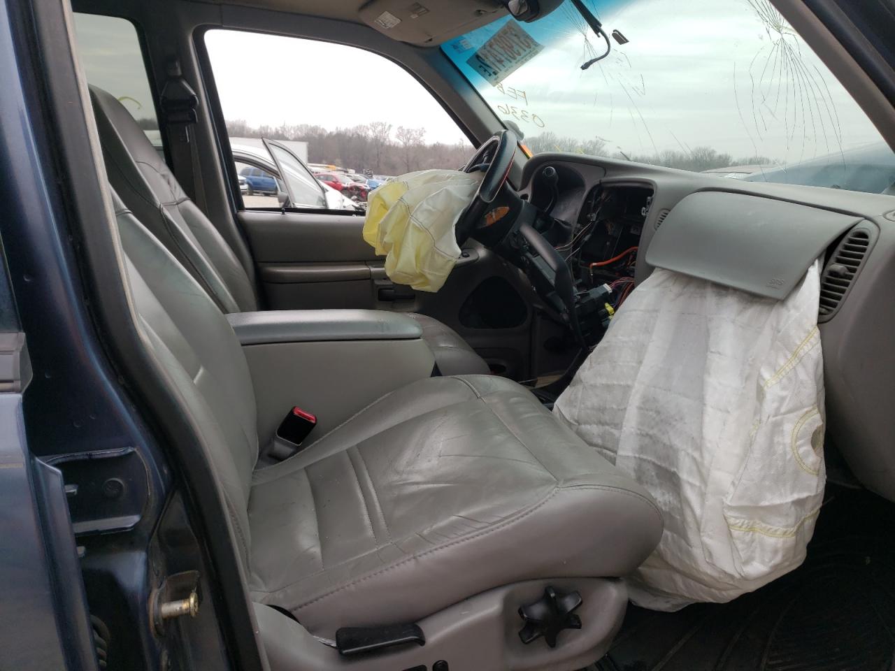 Photo 5 from auction – 2000 FORD EXPLORER X with VIN 1FMZU73E8YUB50336