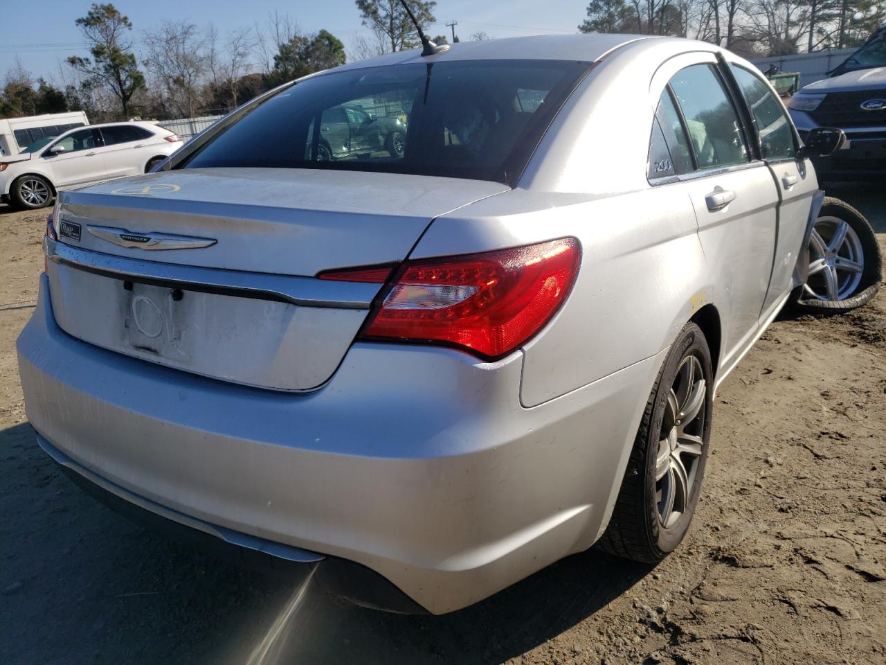Photo 4 from auction – 2012 CHRYSLER 200 LX with VIN 1C3CCBAB1CN162800