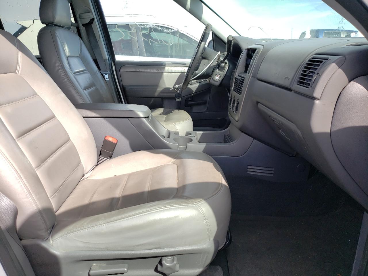 Photo 5 from auction – 2005 FORD EXPLORER X with VIN 1FMZU73W25UB36937