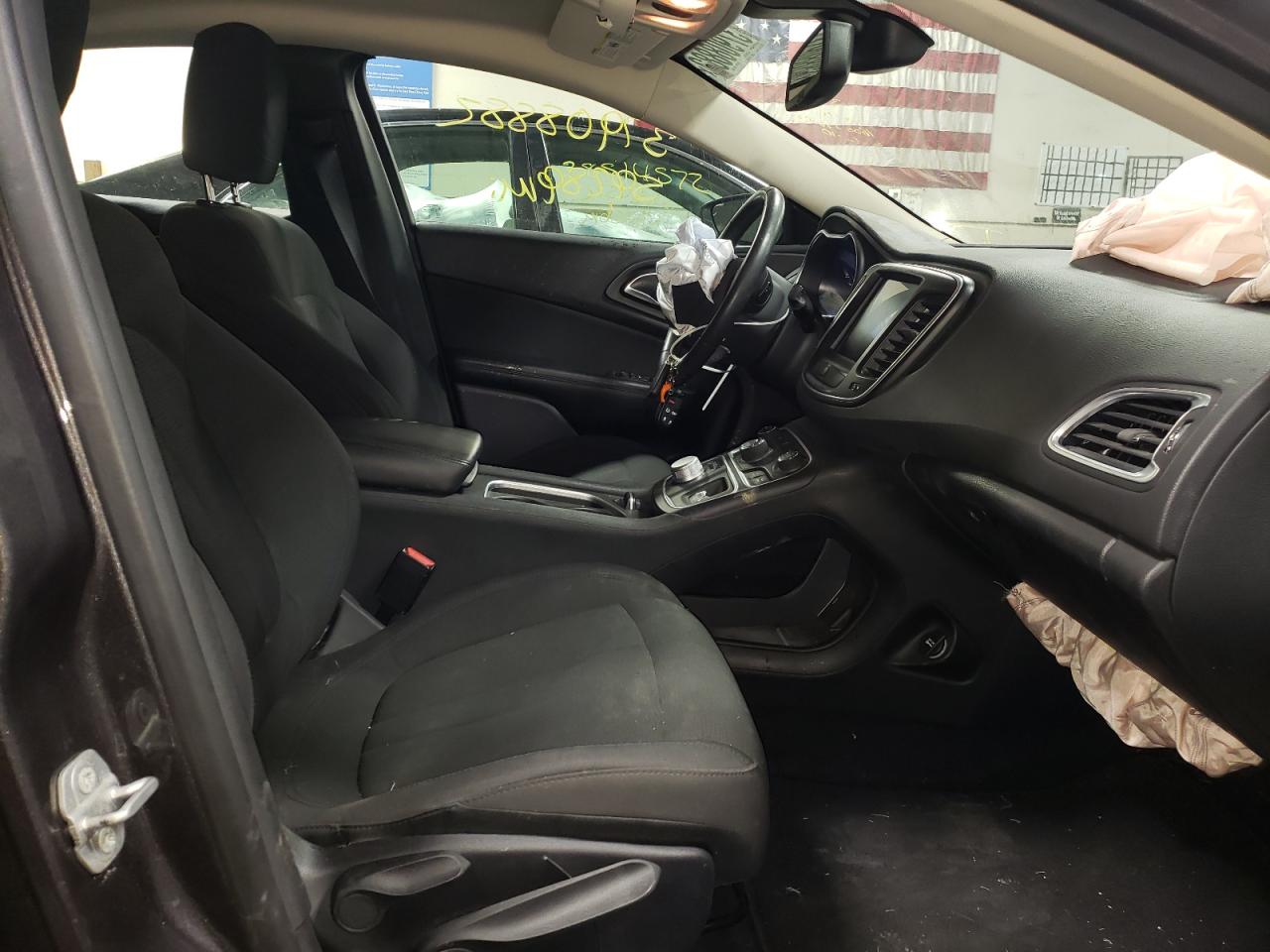 Photo 5 from auction – 2016 CHRYSLER 200 LIMITE with VIN 1C3CCCAB9GN157159