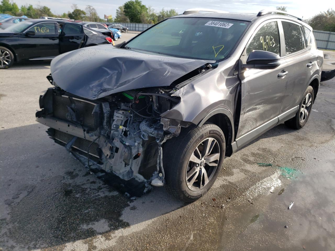 Photo 2 from auction – 2016 TOYOTA RAV4 XLE with VIN JTMWFREV3GJ098706