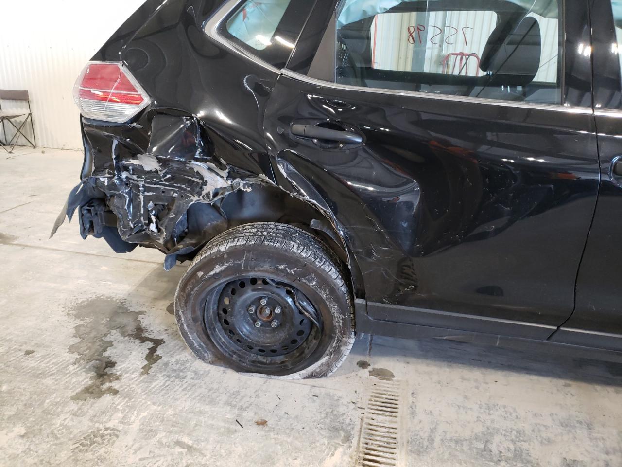 Photo 9 from auction – 2016 NISSAN ROGUE S with VIN KNMAT2MV1GP736783