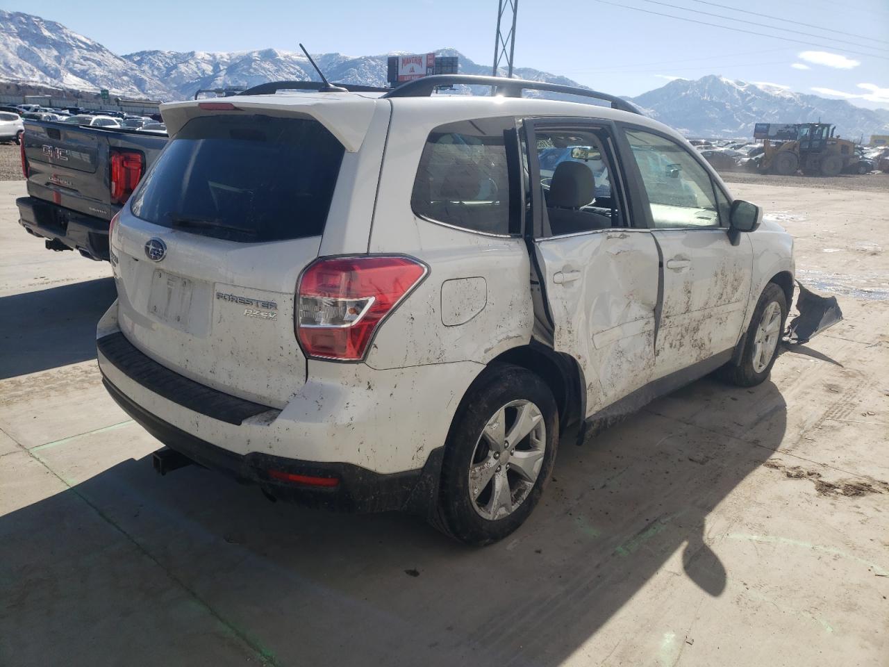 Photo 4 from auction – 2015 SUBARU FORESTER 2 with VIN JF2SJARC5FH835175