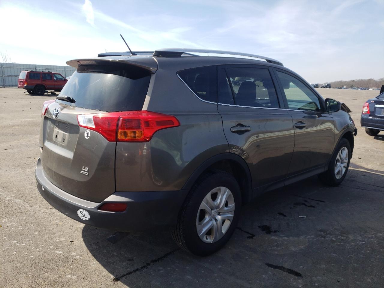 Photo 4 from auction – 2014 TOYOTA RAV4 LE with VIN JTMBFREV3ED082161