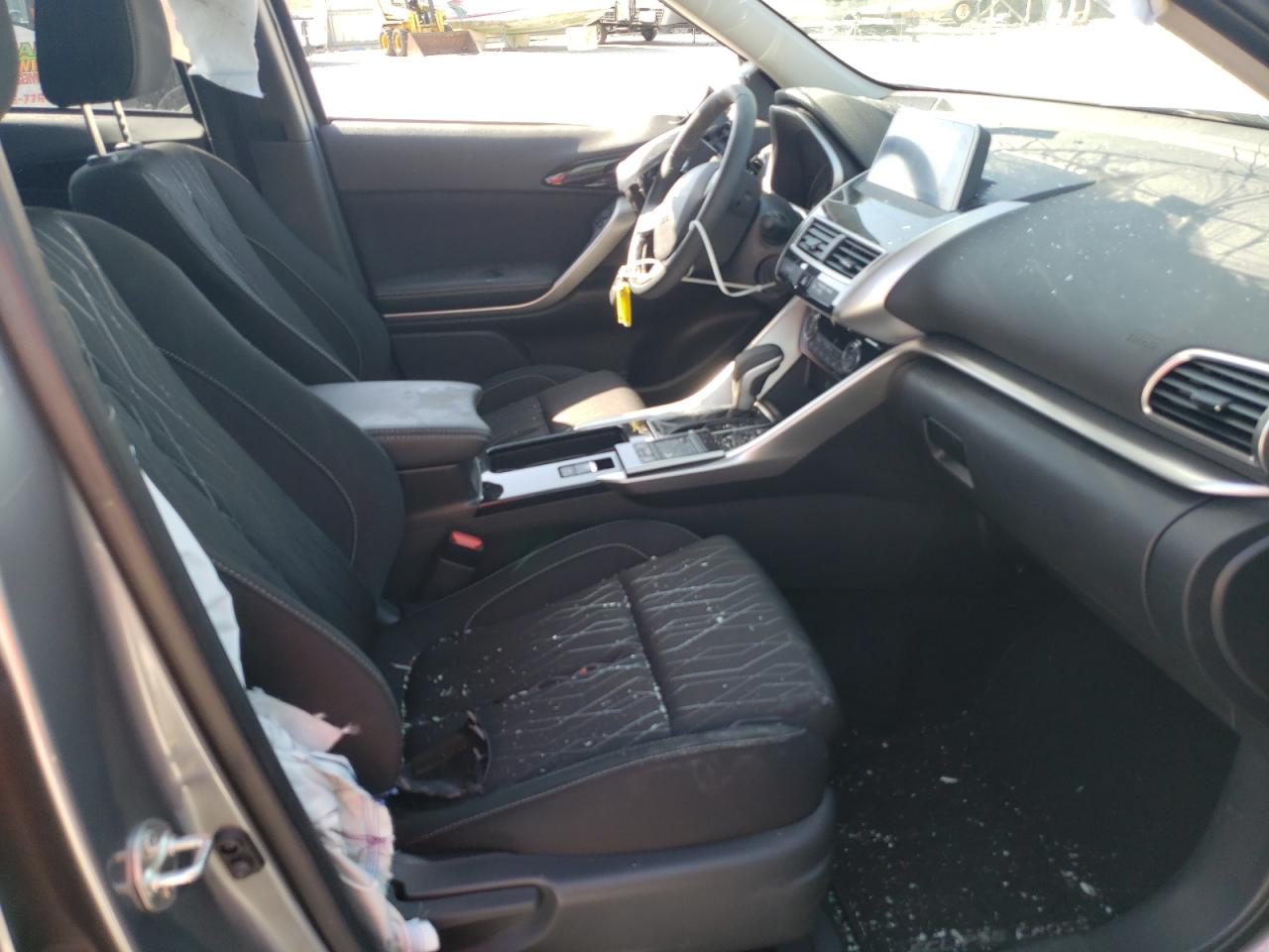 Photo 5 from auction – 2020 MITSUBISHI ECLIPSE CR with VIN JA4AS5AA3LZ031367