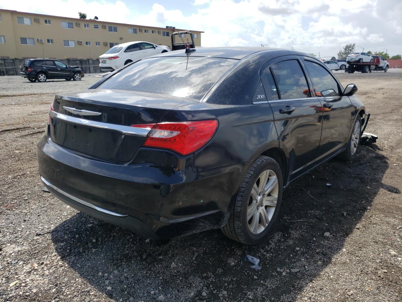 Photo 4 from auction – 2013 CHRYSLER 200 TOURIN with VIN 1C3CCBBB9DN705617