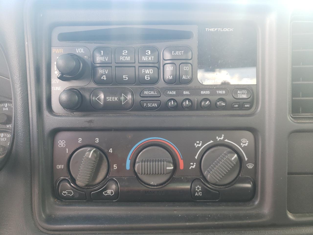 Photo 9 from auction – 2000 GMC NEW SIERRA with VIN 1GTFC29U7YZ193886