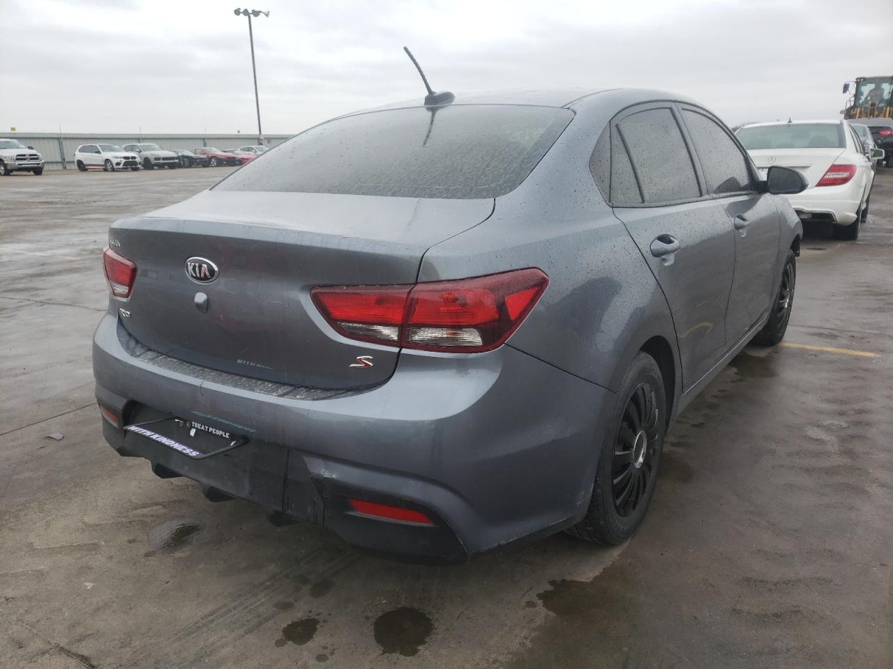 Photo 4 from auction – 2019 KIA RIO S with VIN 3KPA24AB2KE167184