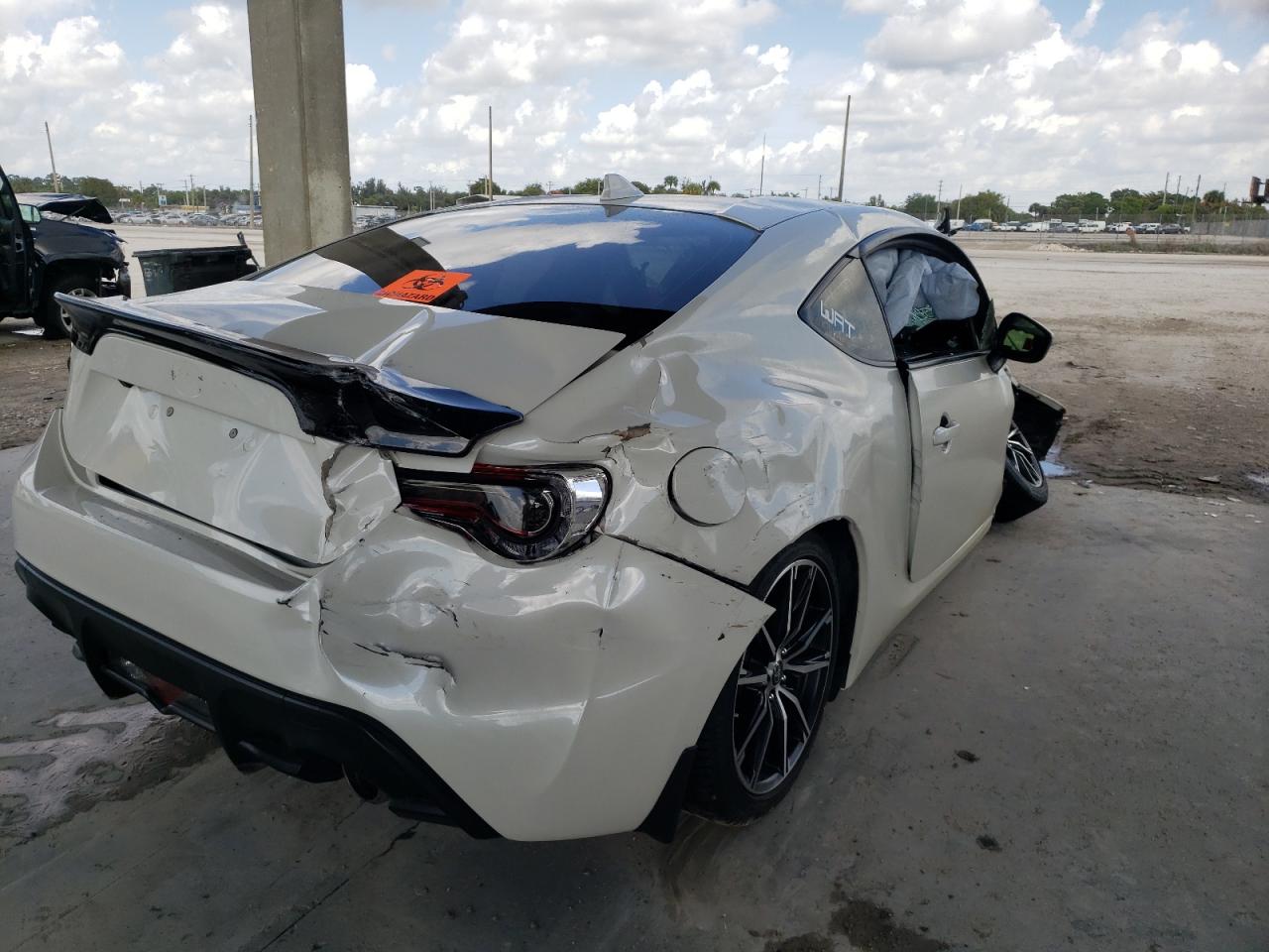 Photo 4 from auction – 2019 TOYOTA 86 with VIN JF1ZNAA18K8700350