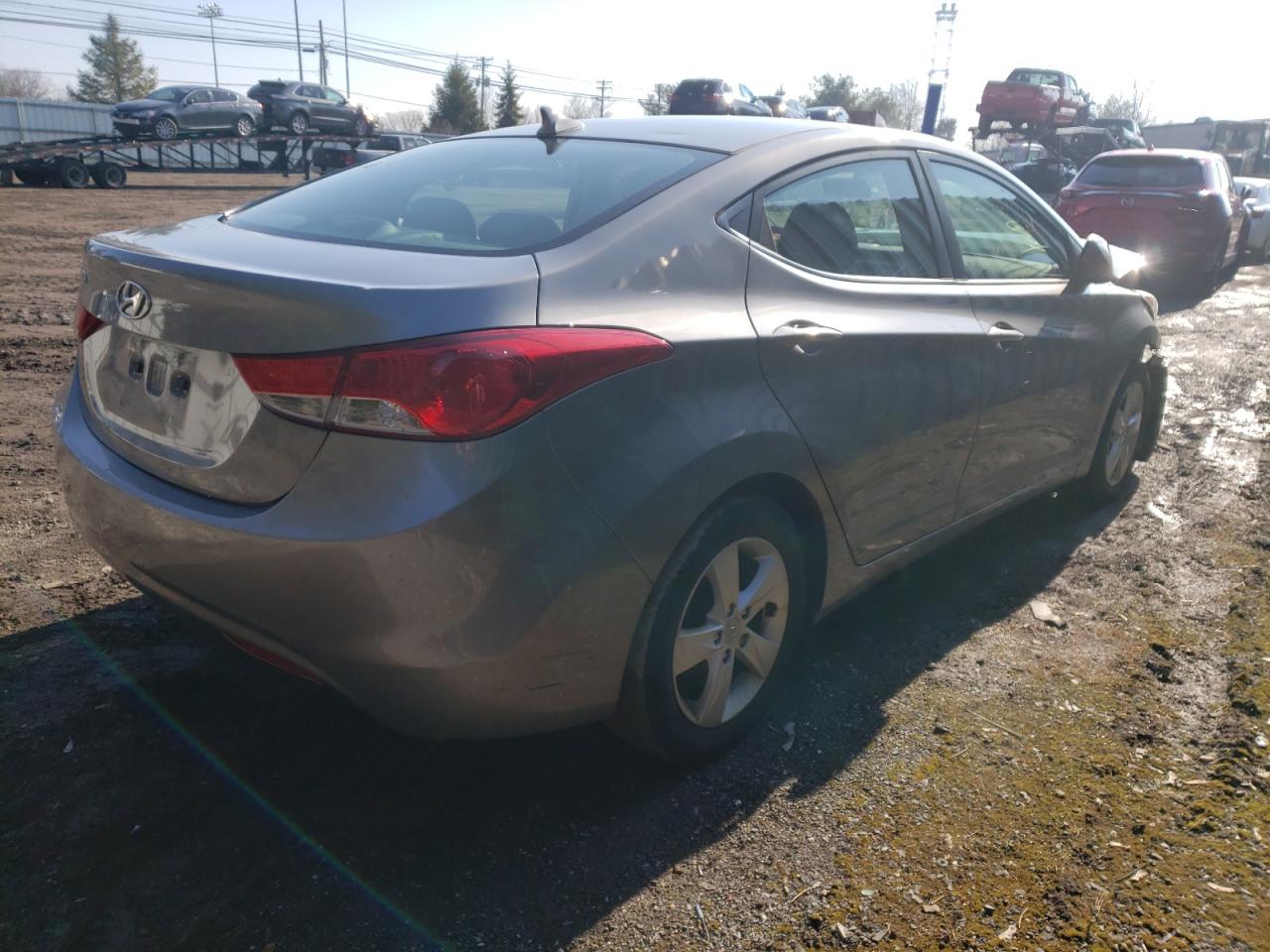 Photo 4 from auction – 2011 HYUNDAI ELANTRA GL with VIN KMHDH4AE0BU094500