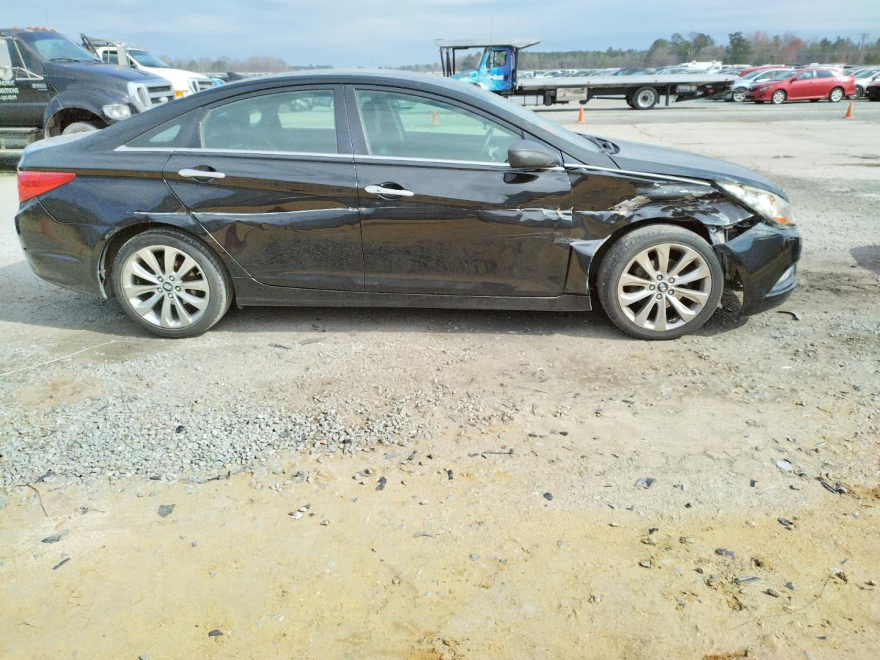 Photo 9 from auction – 2011 HYUNDAI SONATA SE with VIN 5NPEC4AC6BH152402
