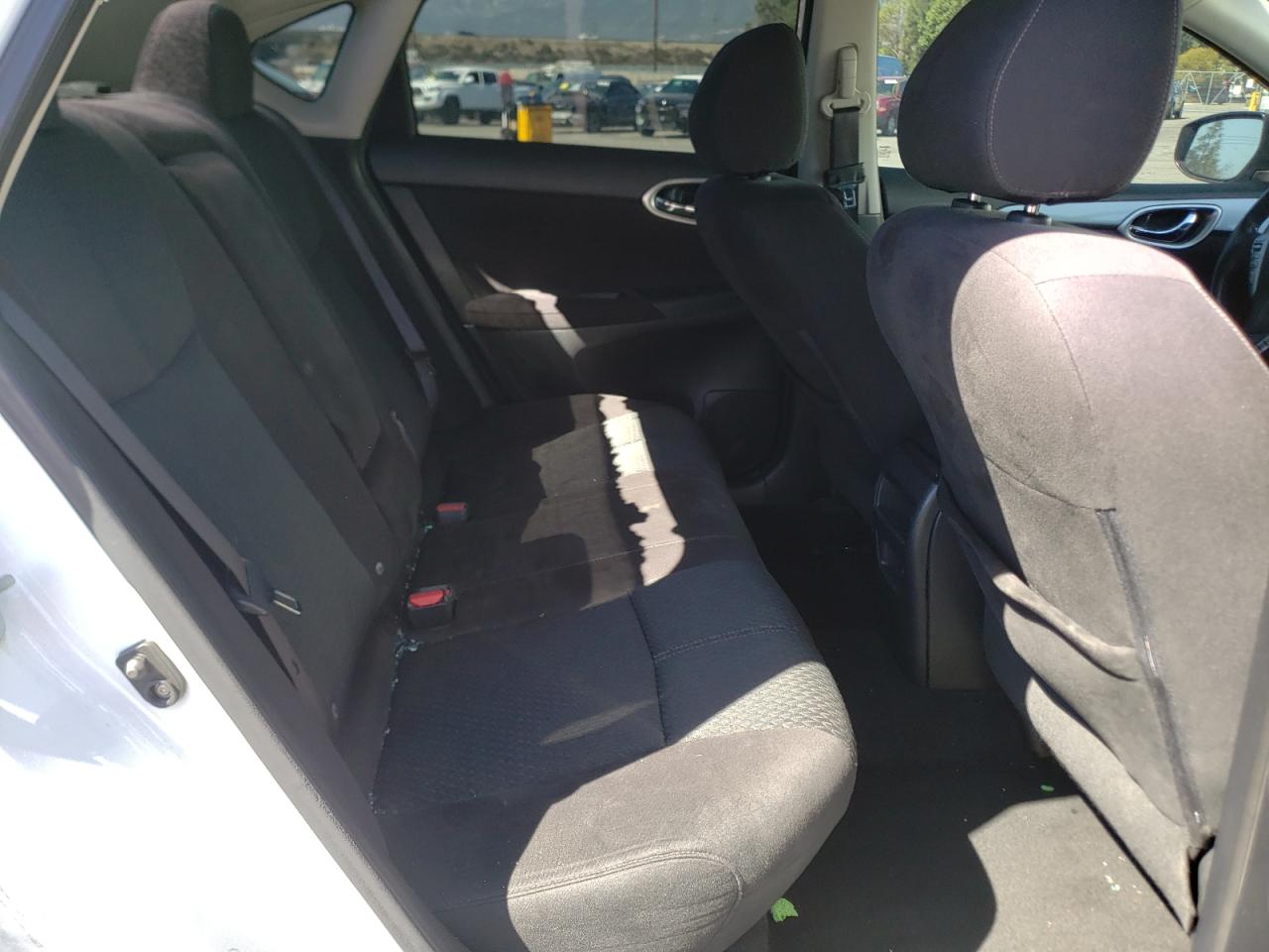 Photo 6 from auction – 2014 NISSAN SENTRA S with VIN 3N1AB7AP1EL659155
