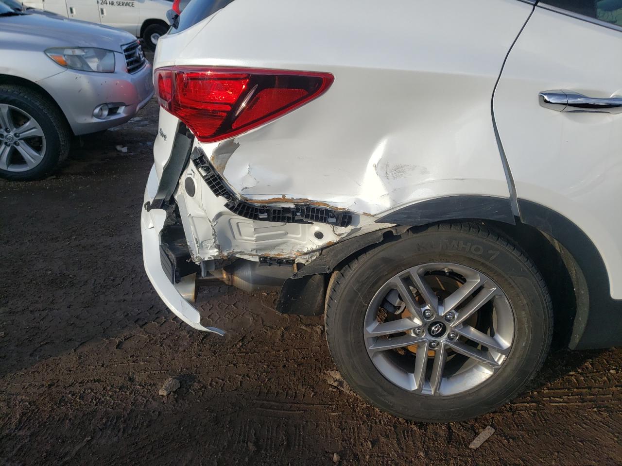 Photo 9 from auction – 2018 HYUNDAI SANTA FE S with VIN 5NMZU3LB9JH073752