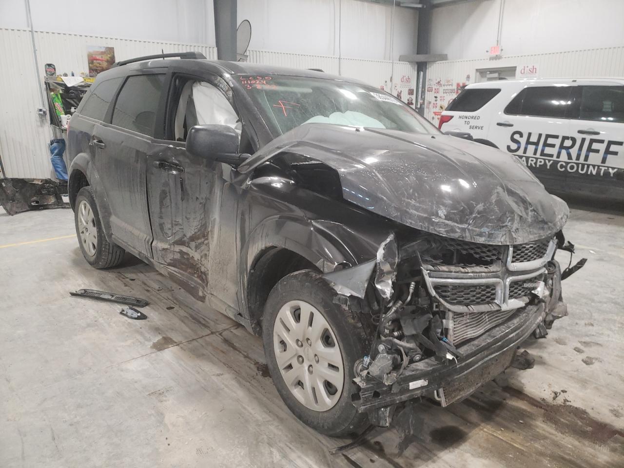 DODGE JOURNEY SE 2019 with VIN 3C4PDCAB6KT865565 - Photo from auction