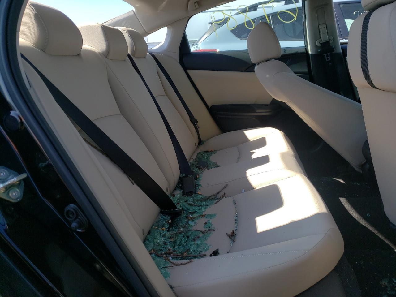 Photo 6 from auction – 2017 HONDA CIVIC LX with VIN 2HGFC2F53HH527376