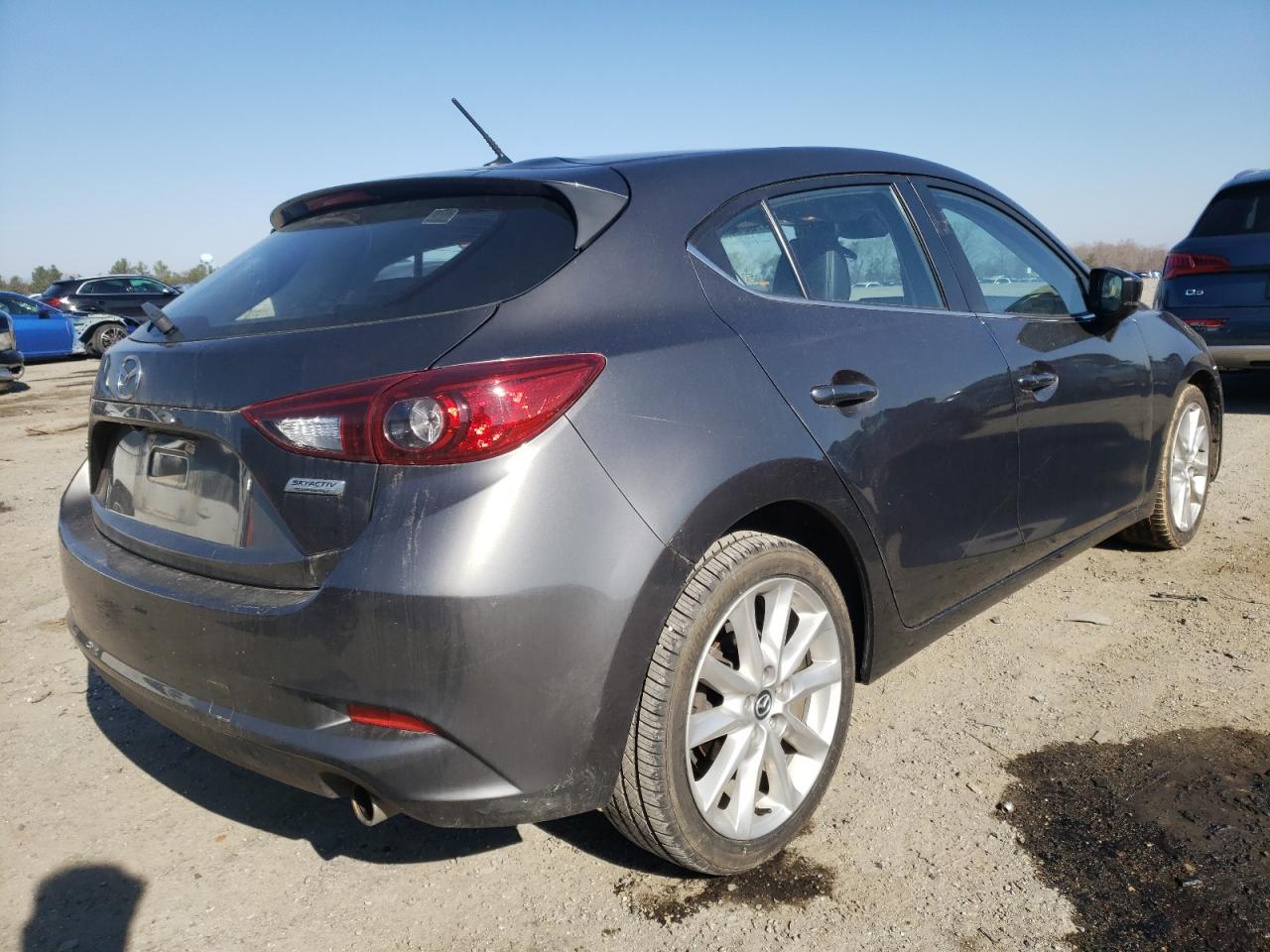 Photo 4 from auction – 2017 MAZDA 3 TOURING with VIN JM1BN1L31H1141560