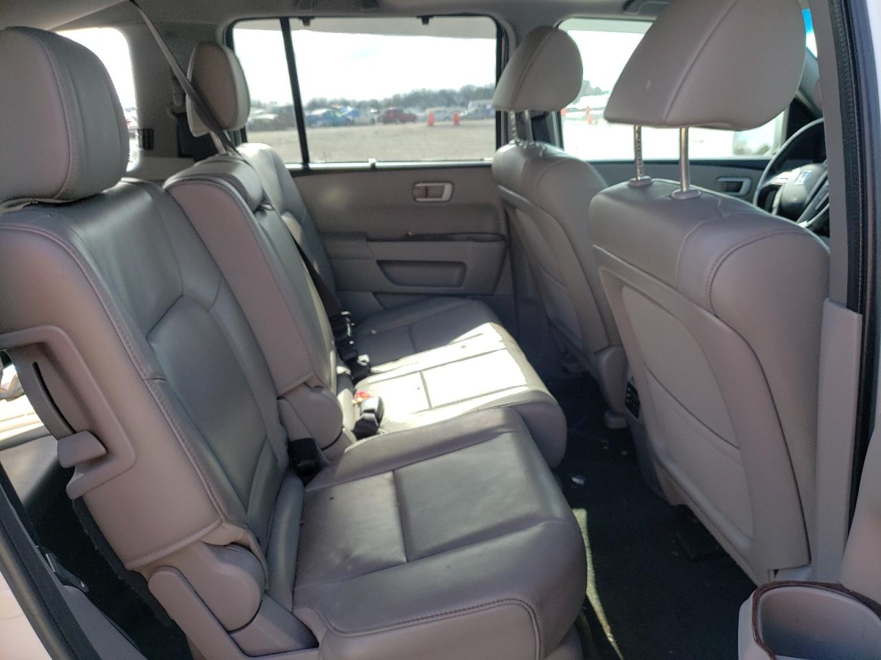 Photo 6 from auction – 2015 HONDA PILOT TOUR with VIN 5FNYF4H95FB011307