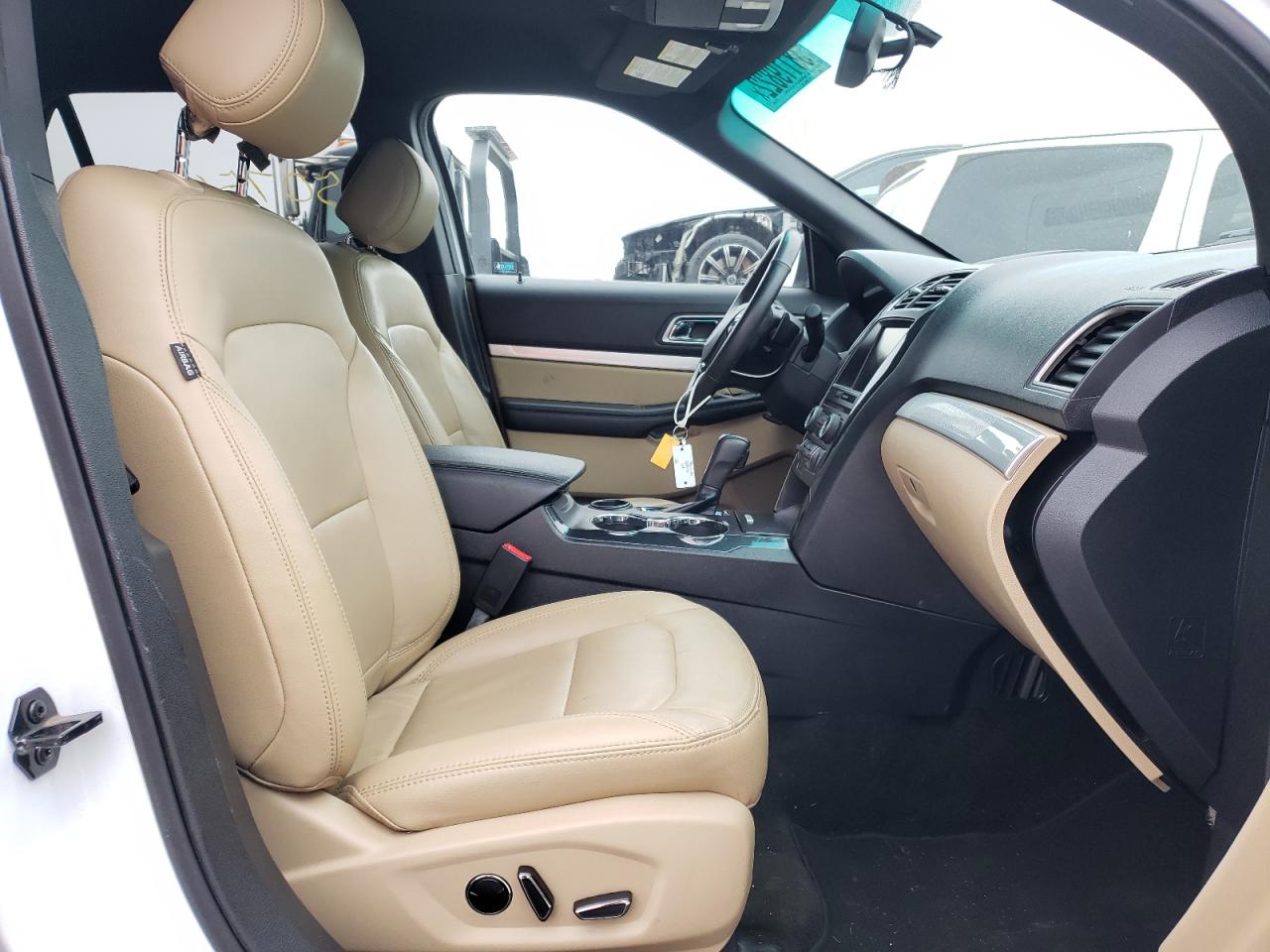 Photo 5 from auction – 2016 FORD EXPLORER X with VIN 1FM5K7DH7GGC85608