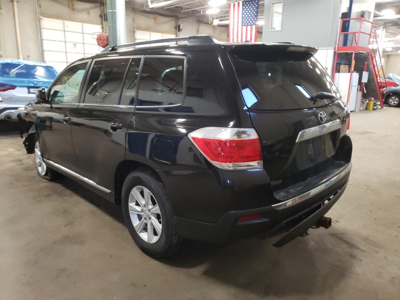 Photo 3 from auction – 2011 TOYOTA HIGHLANDER with VIN 5TDZK3EH6BS029827