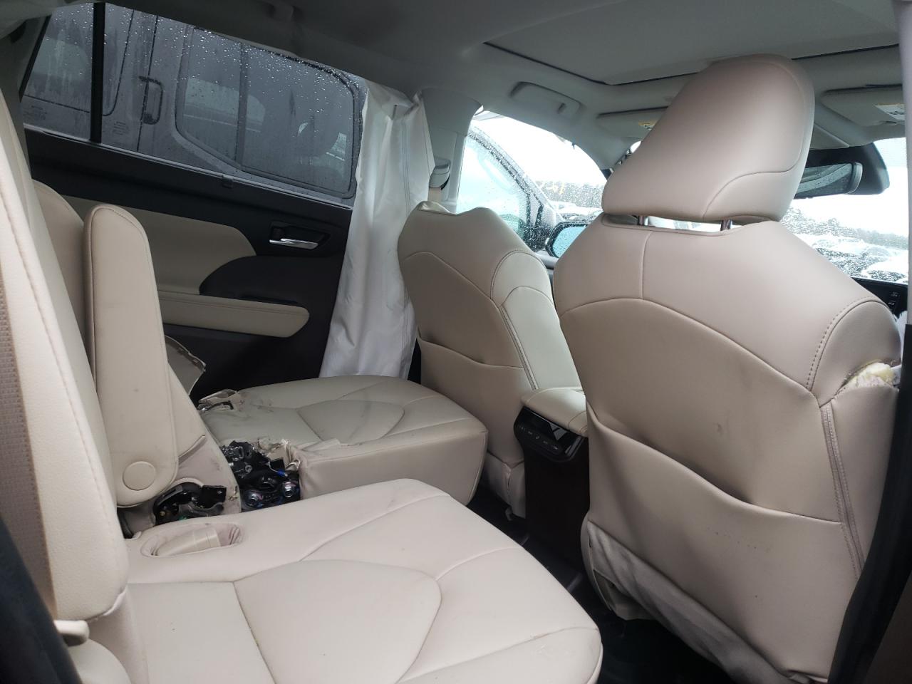 Photo 6 from auction – 2021 TOYOTA HIGHLANDER with VIN 5TDGZRAH1MS034545