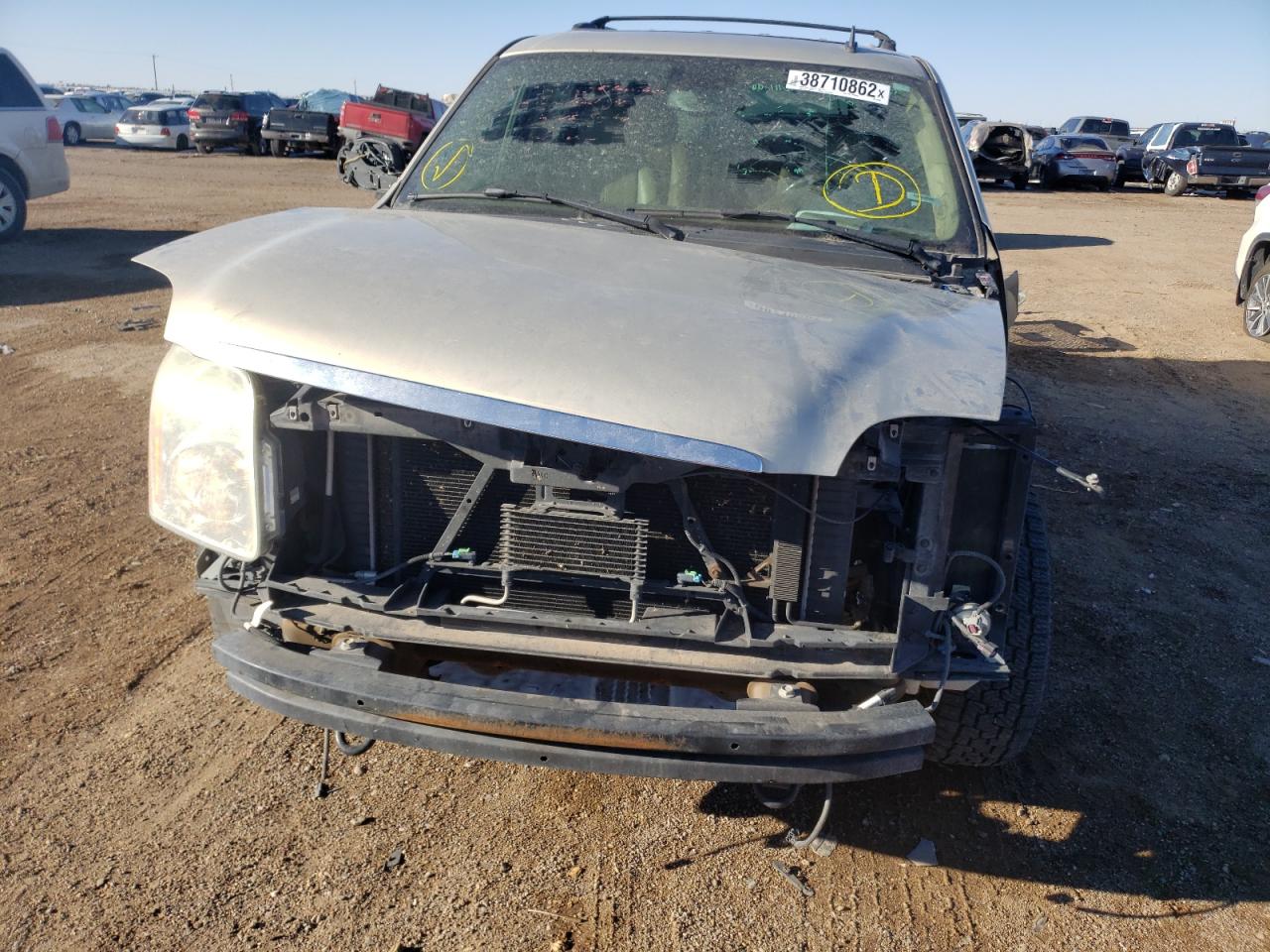 Photo 9 from auction – 2007 GMC YUKON with VIN 1GKFC13087R273359