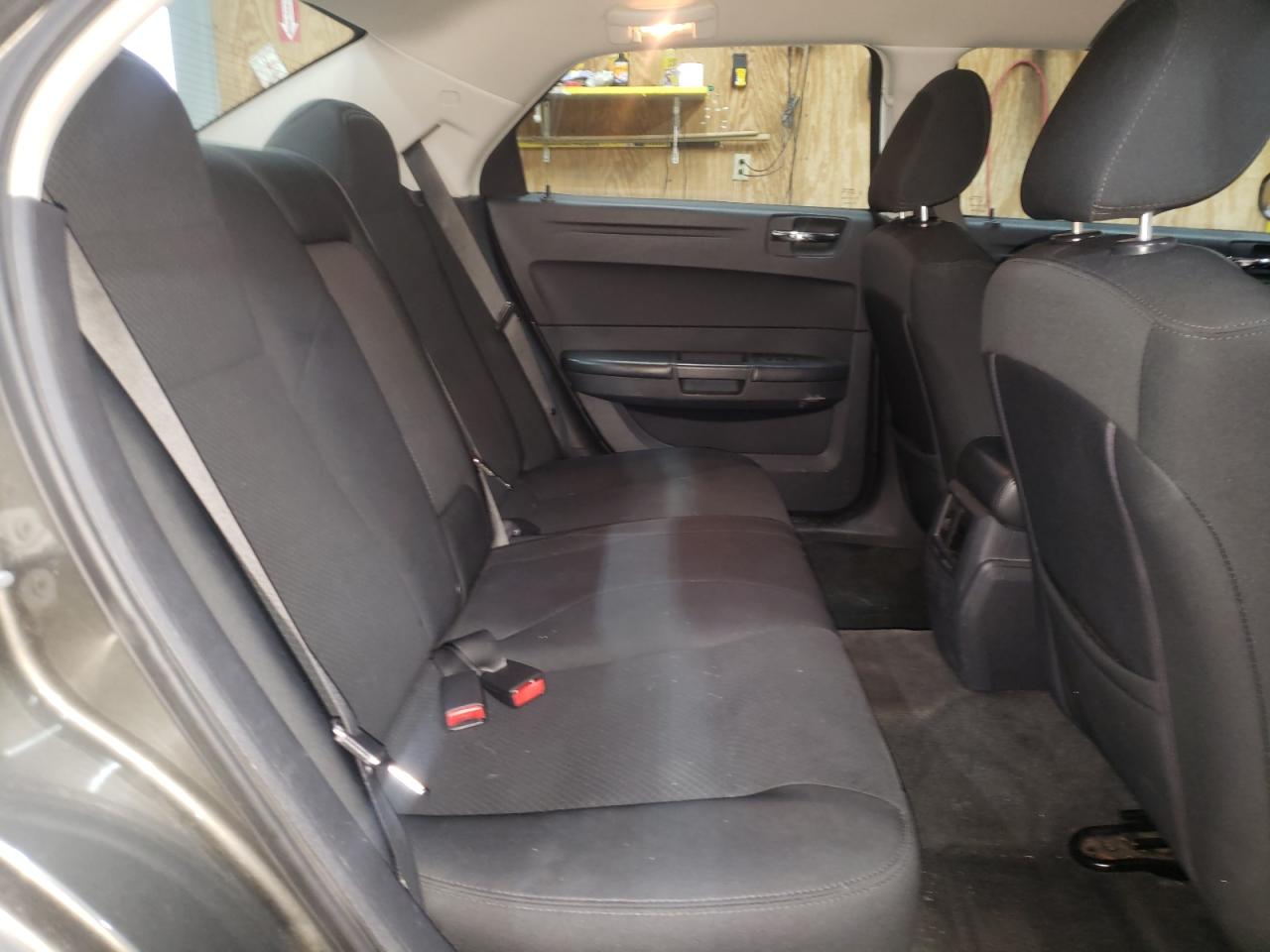 Photo 6 from auction – 2008 CHRYSLER 300 LX with VIN 2C3LA43R38H273196
