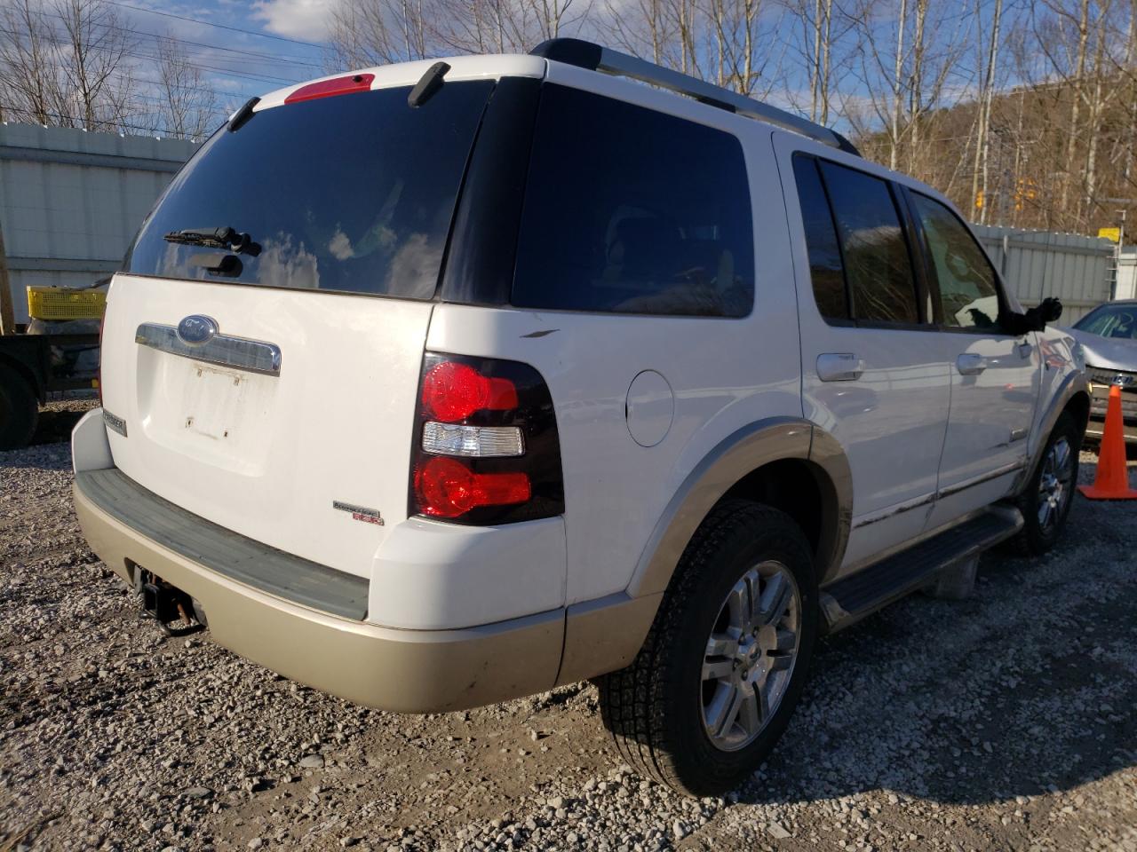 Photo 4 from auction – 2007 FORD EXPLORER E with VIN 1FMEU74807UA84564